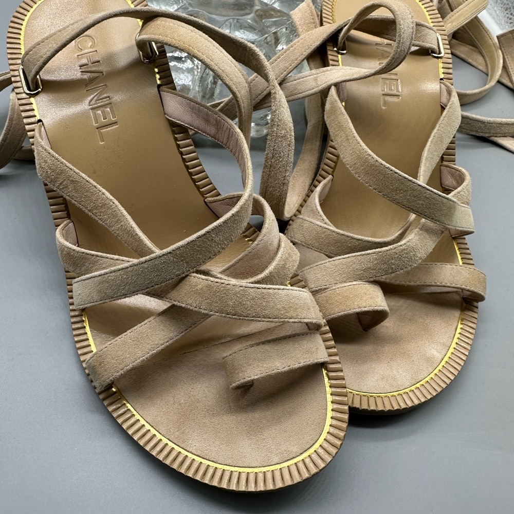 Chanel suede gladiator lace heel sandals - Picture 7 of 9
